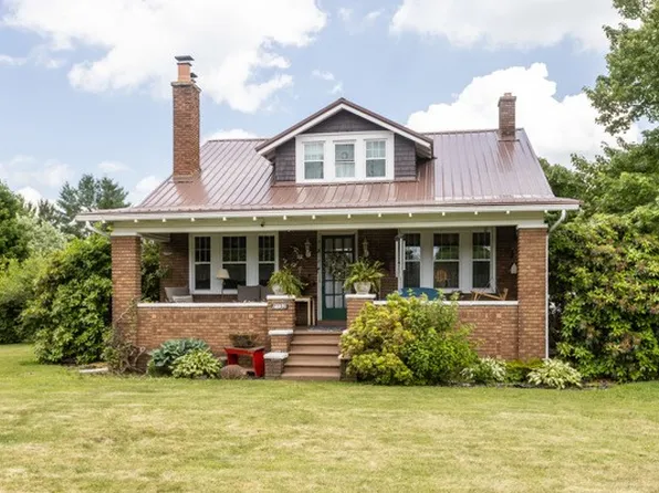 2132 Mercer Rd, New Brighton, PA 15066