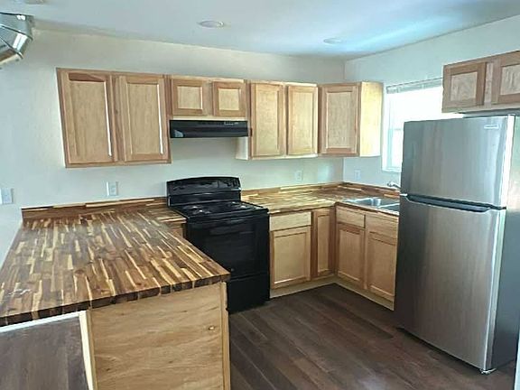 2nd image of 505 E Villanow St