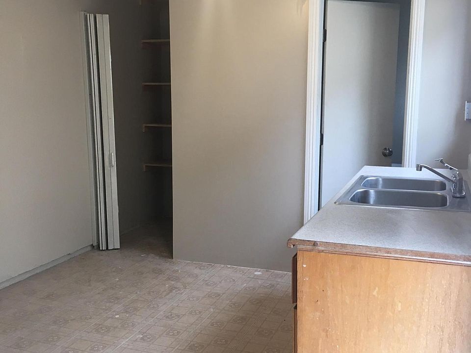 2nd image of 17705 Glenthorne St