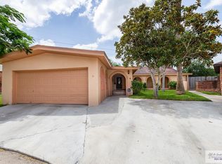 9 Meadow Glen Dr, Brownsville, TX 78521