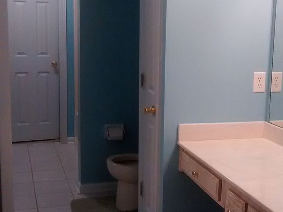 4th image of 6849 Century Oaks Dr