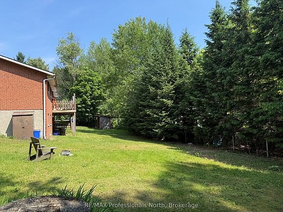 5th image of 37 S Spruce Dr