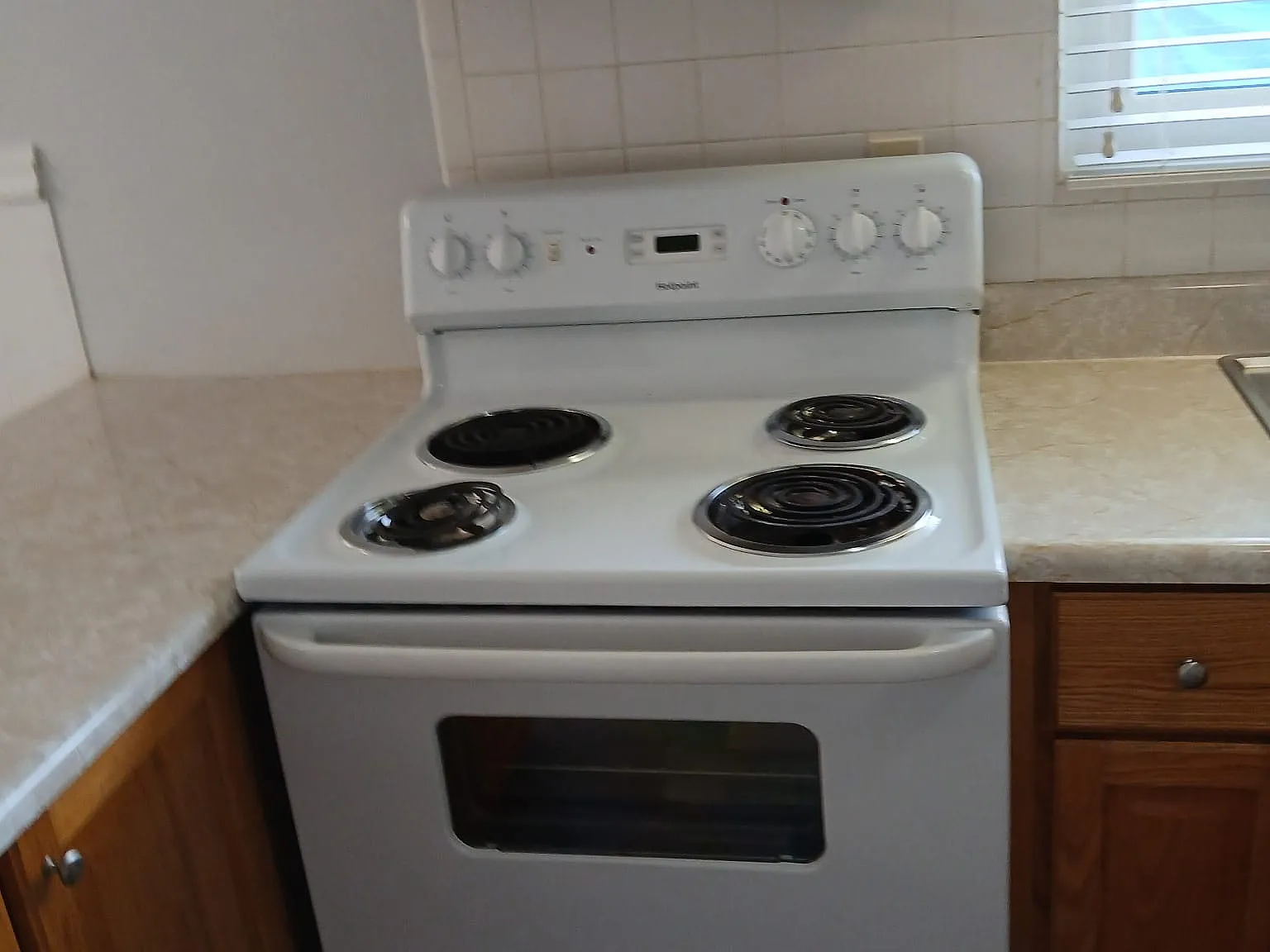 3 bed, $1,999 — Photo 4