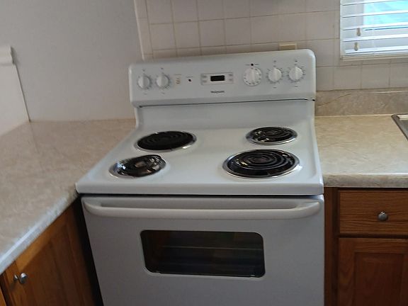 4th image of 6090 King Arthur Dr