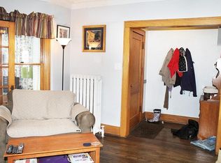 446 Circle Ave APT 1, Forest Park, IL 60130