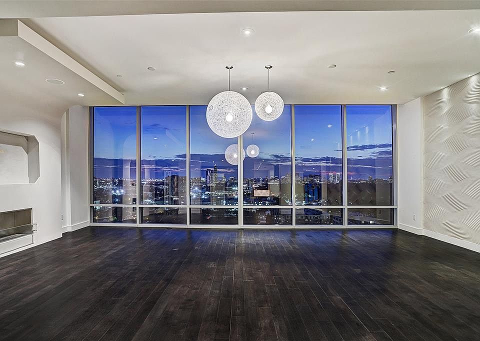 1st image of 2727 Kirby Dr #19L