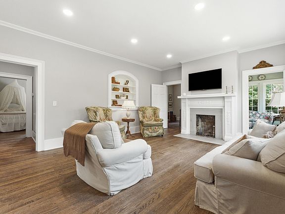 3rd image of 210 James Ave NW