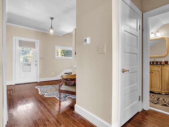 5th image of 359 Woods Ave SW