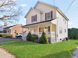 73 Huxley Ave, Providence, RI 02908