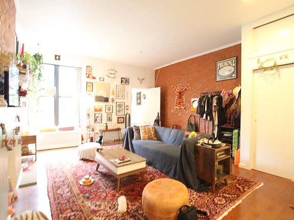 2nd image of 144 W 70th St APT 8