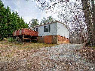 1377 Old Plantation Rd, Walnut Cove, NC 27052