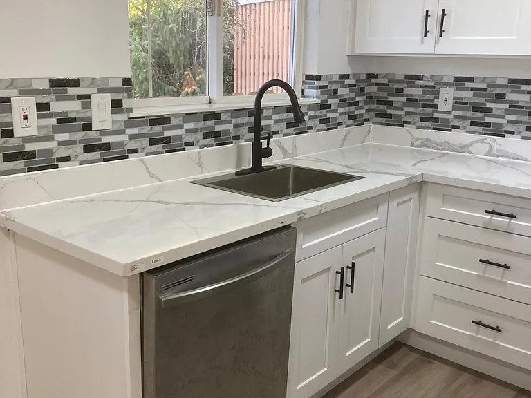 317 E Titus St — Photo 3