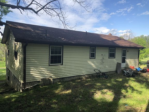 4th image of 250 Garrison Ln