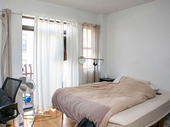 4th image of 885 Willoughby Ave #506