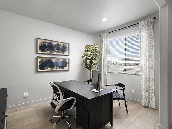 Front Flex Room