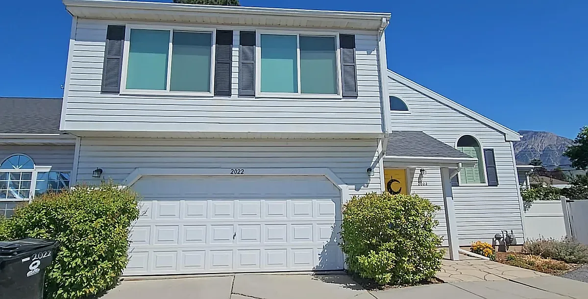 4 bed, 3.5 bath, 2431 sqft, $3,000 — Photo 1