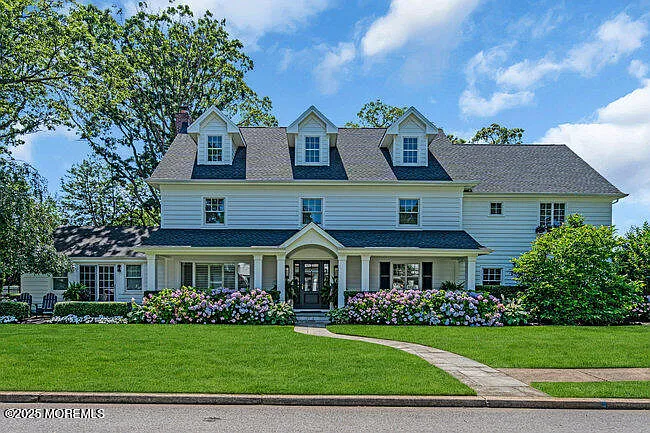 12 Red Oak Dr