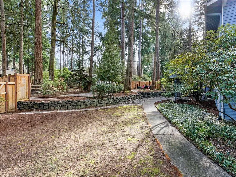 101 Point Fosdick Cir NW — Photo 35