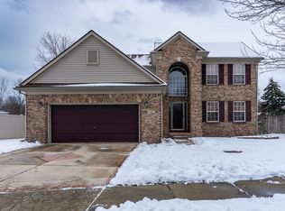21307 Mill Creek Dr, Trenton, MI 48183