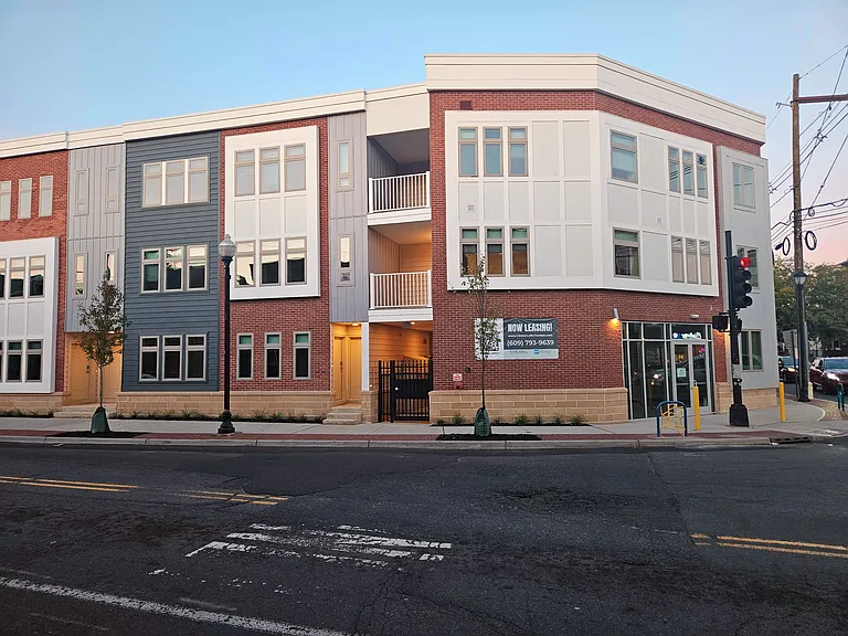 Clinton Lofts — Photo 5