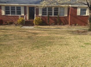 323 Lodge St, Teachey, NC 28464