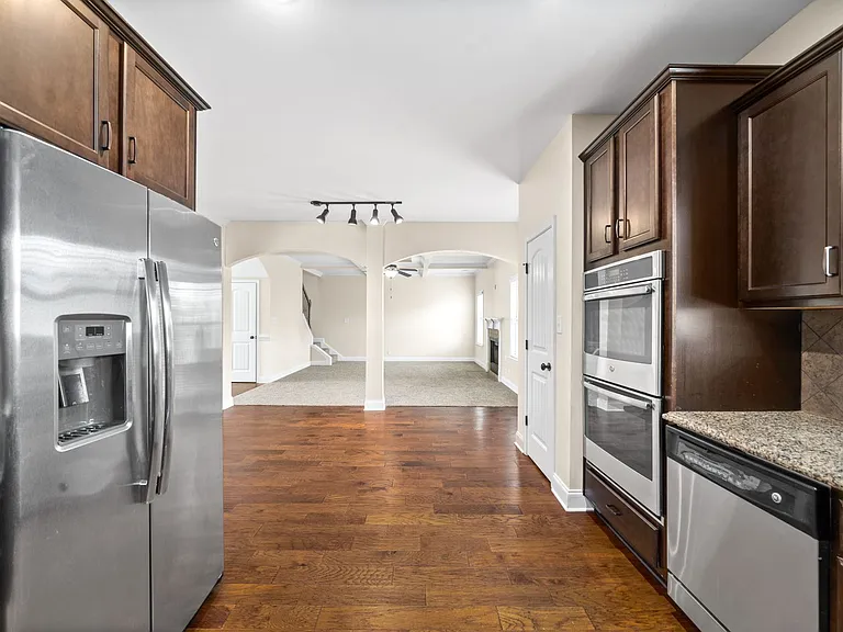 2976 McManus Cir — Photo 14