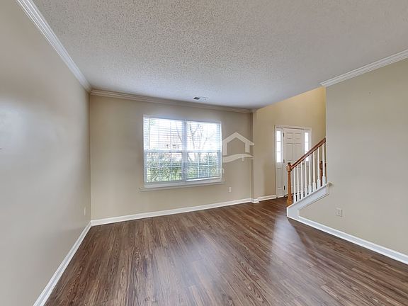 5th image of 542 Birchtree Valley Ct