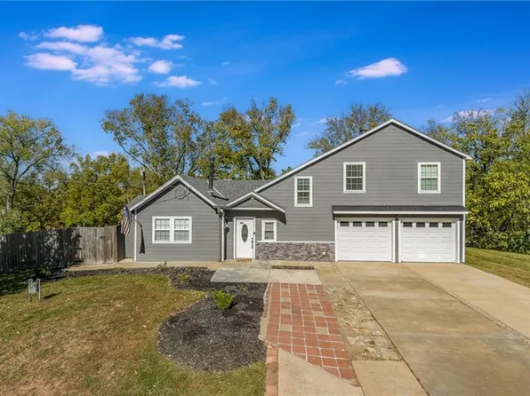 32890 W 82nd St, De Soto, KS 66018
