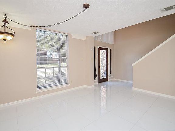 4th image of 3702 Lauderwood Ln