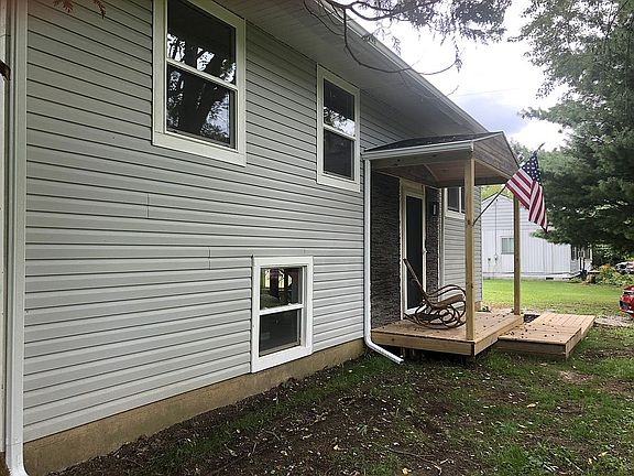 2nd image of 3084 Burris Dr