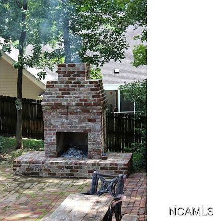 3rd image of 1612 Woodard Dr NW