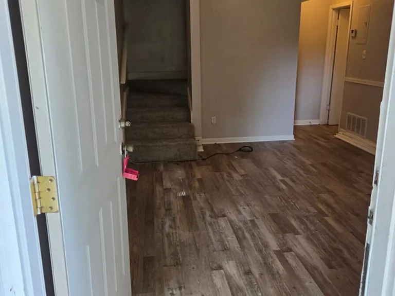 1200 Lake Dr #B — Photo 2