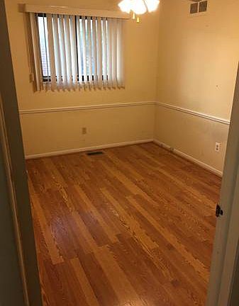 4th image of 39548 Pinebrook Dr