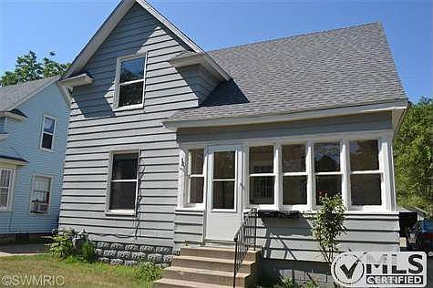 1st image of 121 W 17th St