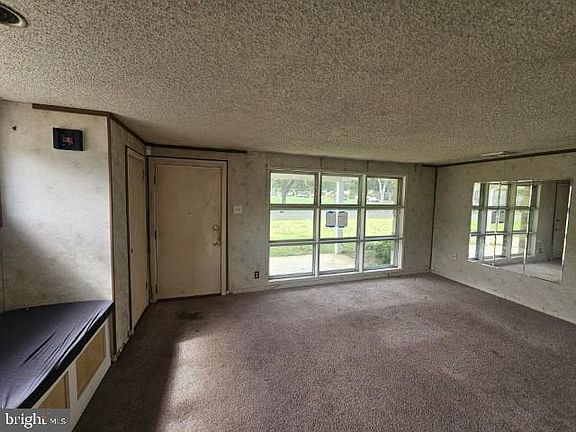 5th image of 1353 Thomson Rd