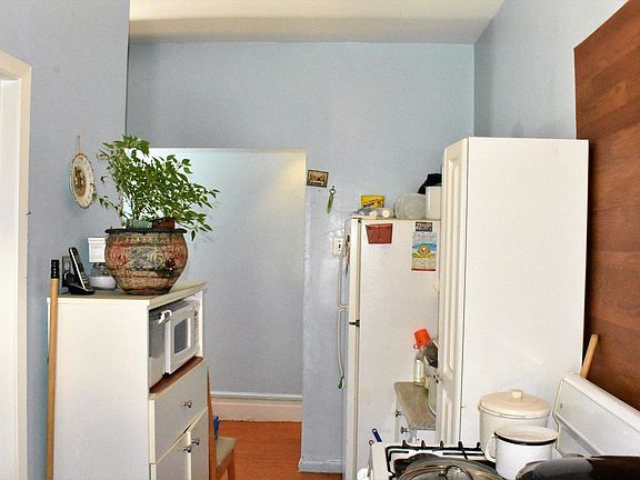 3rd image of 568 W 171st St APT 4W