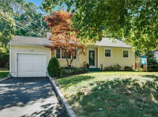 153 Saint Nicholas Ave, Smithtown, NY 11787