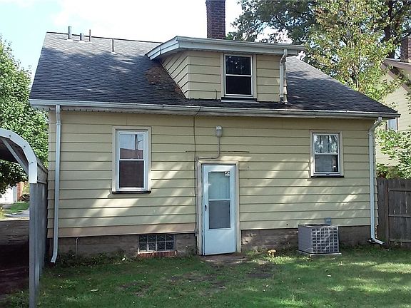 4th image of 3916 Howard St