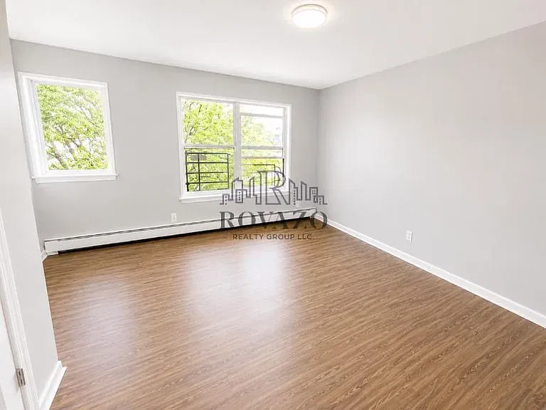 400-401 Stuyvesant Ave — Photo 4