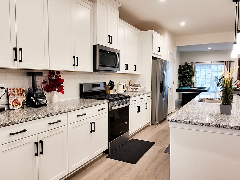 large island and very open main living space