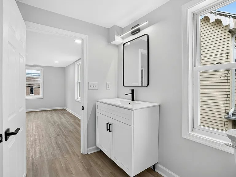 428 S Governors Ave #C — Photo 29