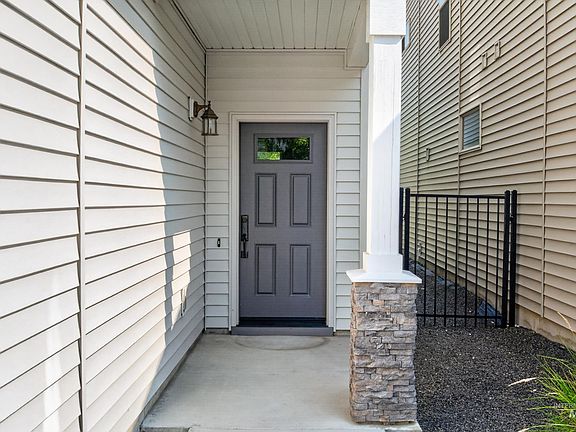 4th image of 2126 E Sharptail St