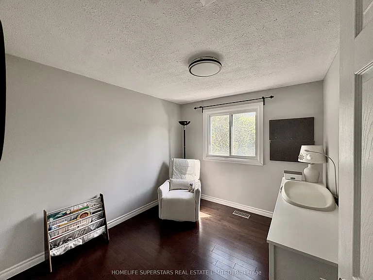 77 Horning Dr E — Photo 9