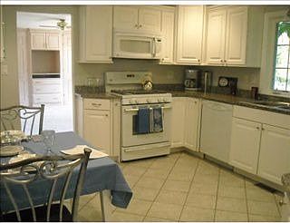 3rd image of 3008 Acacia Cir