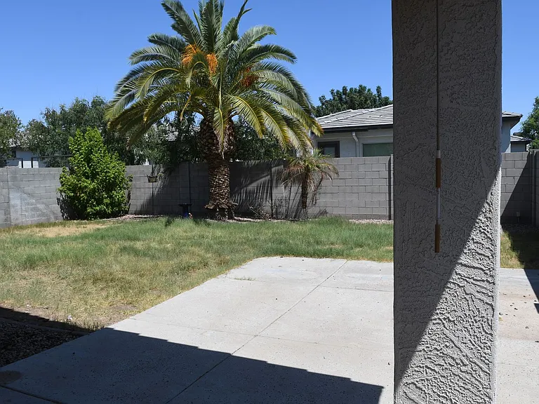 13950 W Maui Ln — Photo 17
