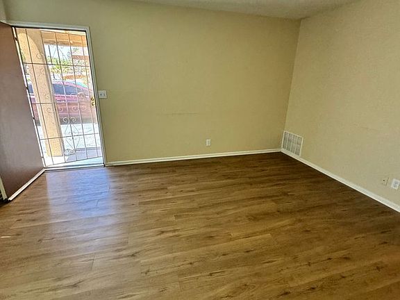 4th image of 16304-16314 Hughes Rd #16306
