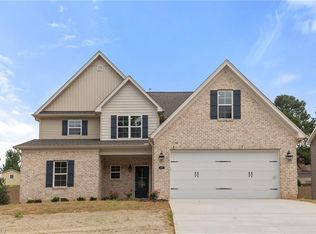 6963 Orchard Path Dr, Clemmons, NC 27012