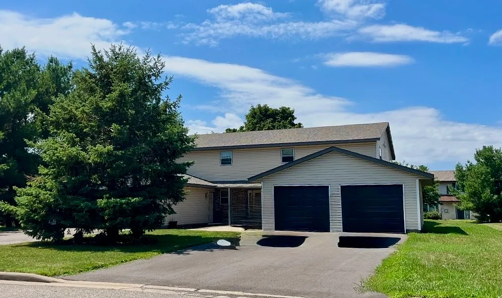 2 bed, 1100 sqft, $1,400 — Photo 1