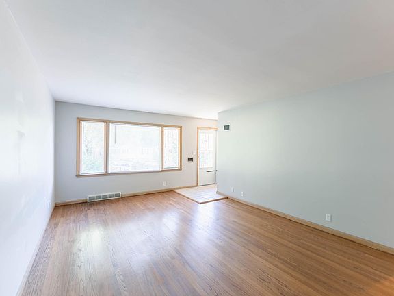 3rd image of 4926 Manderson St #2