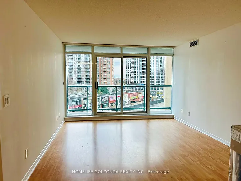 5500 Yonge St #505 — Photo 8